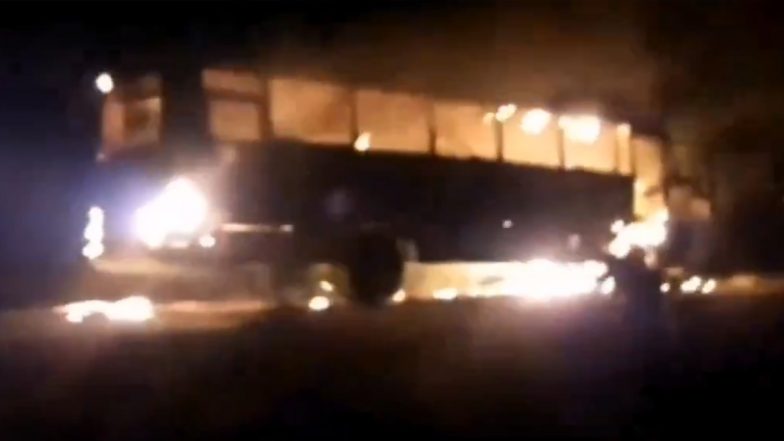 MP Shocker: ईव्हीएम घेऊन जाणारी बस आगीच्या कचाट्यात; कर्मचाऱ्यांनी उड्या मारून वाचवला जीव