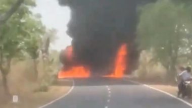 Truck Cathces Fire: जबलपूर महामार्गावर इंजिन बिघडल्यामुळे ट्रकला आग, कोणतीही जीवितहानी नाही (Watch Video)