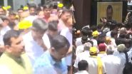 Arvind Kejriwal भाजपा मुख्यालयाबाहेर आंदोलनासाठी आप नेत्यांसह रवाना (Watch Video)