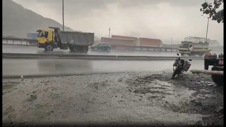 Mumbai Rains Prediction: मुंबई शहर व उपनगरात आज ढगाळ हवामान; पहा भरती ओहोटीच्या वेळा