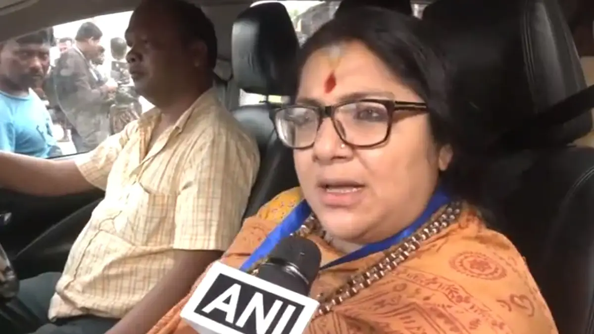 Trinamul Agent Caught Red-Handed: मतदान केंद्रावर प्रचार, तृणमुलच्या एजंटला पकडलं रंगेहात, खासदरा लॉकेट चॅटर्जी यांचा गंभीर आरोप