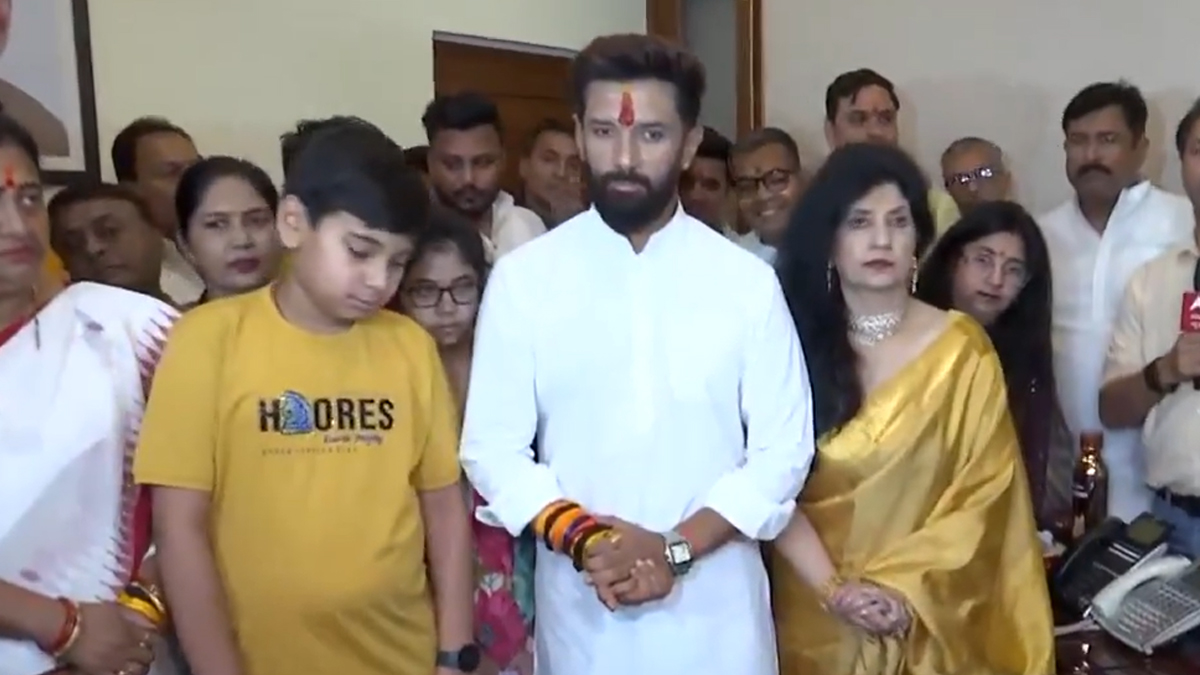 Chirag Paswan: चिराग पासवान यांनी अन्न प्रक्रिया उद्योग मंत्रीपदाचा पदभार स्वीकारला, म्हणाले जबाबदारी प्रामाणिकपणे पार पाडेन (Watch Video)