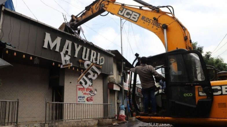 Thane Illegal Pubs and Bars: ठाण्यातील बेकायदेशीर पब-बार तसेच अमली पदार्थ विक्री करणाऱ्या दुकानांवर महापालिकेची कारवाई; अवैध बांधकामांवर फिरवला गेला बुलडोझर
