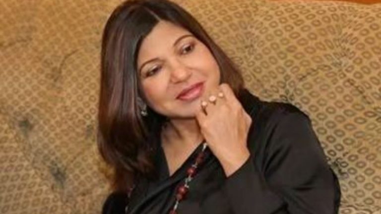 Alka Yagnik Diagnosed With Rare Sensory Neural Nerve Hearing Loss: ज्येष्ठ गायिका अलका याज्ञनिक यांना दुर्मिळ अजारामुळे ऐकू येणं झालं बंद; पहा त्यांची भावनिक पोस्ट