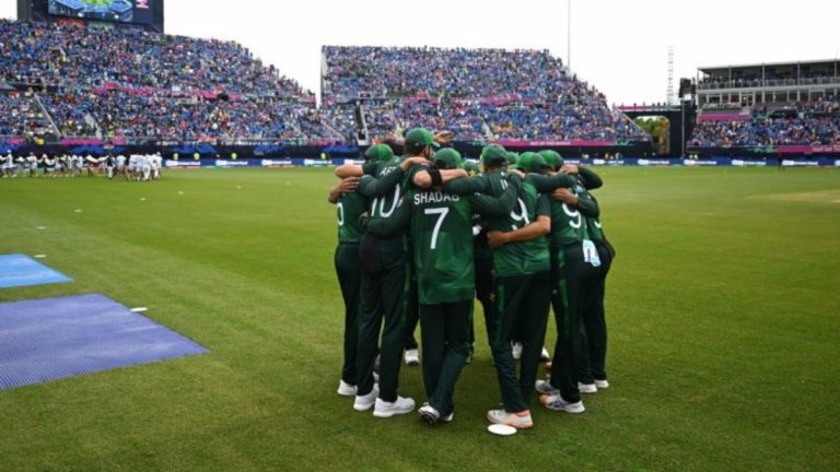 IND vs PAK T20 WC 2024 Live Score Update: भारतीय संघ संकटांत, 97 धावावर गमावल्या सात विकेट