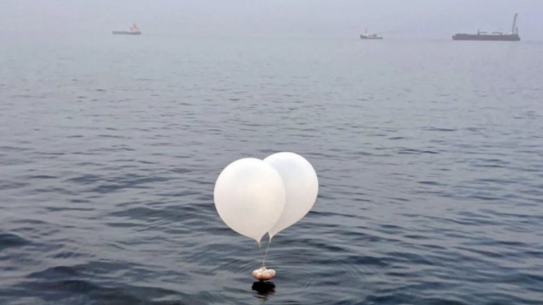 Trash Balloons War: उत्तर कोरियाने अधिक कचरा भरलेले फुगे दक्षिण कोरियाच्या दिशेने पाठवले; 350 फुगे असल्याचा सैन्याचा दावा
