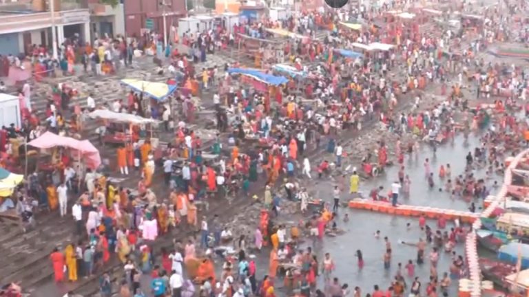 Ganga Dussehra 2024: गंगा दशहरा निमित्त भाविकांची पवित्र नद्यांमध्ये शाही स्नानासाठी गर्दी