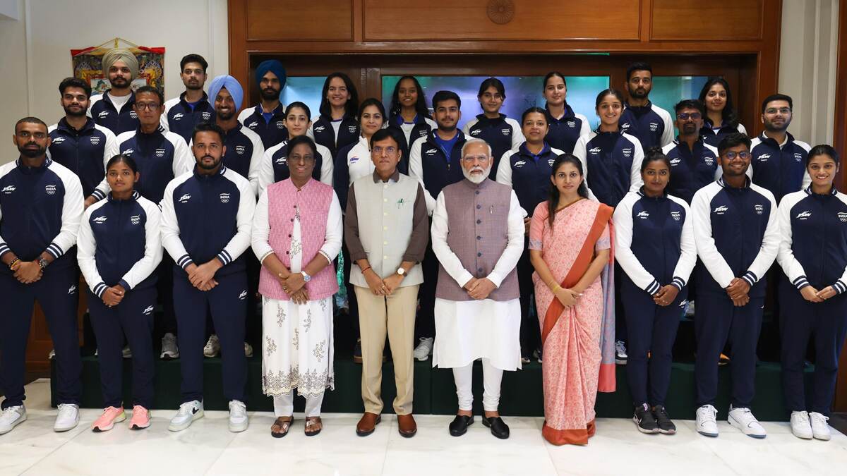 PM Modi Interacts With Indian Athletes: पंतप्रधान मोदींनी साधला पॅरिस ऑलिम्पिकमध्ये जाणाऱ्या भारतीय खेळाडूंशी संवाद; विजयासाठी दिल्या खास शुभेच्छा