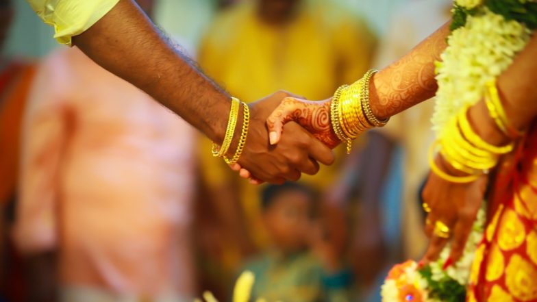 PMAY Scheme Fraud: पीएम आवास योजनेचा निधी घेतला आणि नवरा सोडला, 11 महिलांचे प्रियकरासोबत पलायन; महाराजागंज येथील घटना