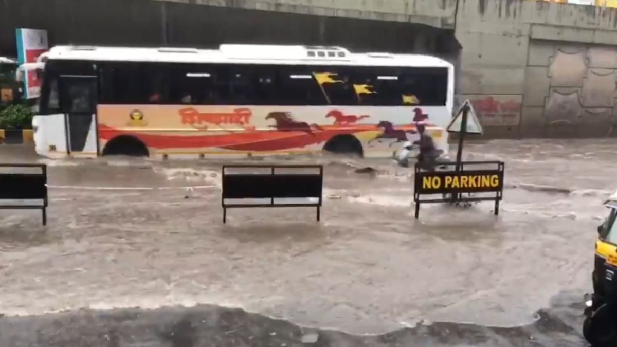 Mumbai Schools Closed: मुसळधार पावसामुळे मुंबईतील शाळांना सुट्टी; हवामान विभागाकडून रेड अलर्ट जारी