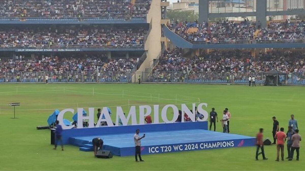 The Champions Stage is Ready: टीम इंडियासाठी वानखेडेमध्ये सजवलेला स्टेज, आता फक्त चॅम्पियन्सची प्रतीक्षा (See Photo)