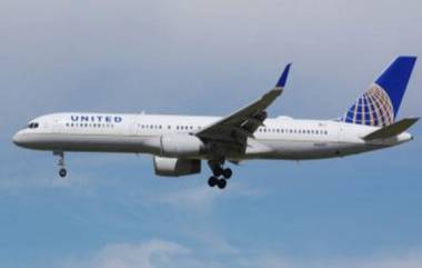 United Airlines Boeing Plane Loses Wheel: लॉस एंजेलिस विमानतळावरून उड्डाण घेताच युनायटेड एअरलाइन्सच्या विमानाचे चाक निघाले (Watch Video)