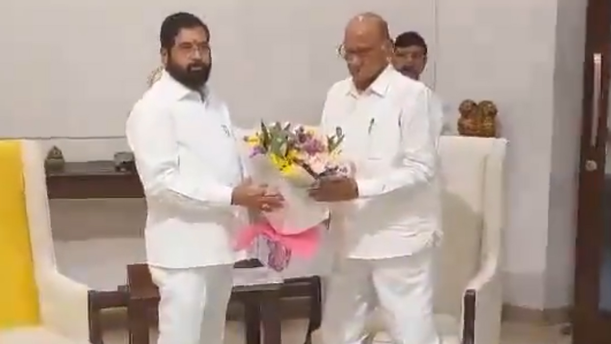 Sharad Pawar Meet CM Eknath Shinde: शरद पवार यांनी घेतली मुख्यमंत्री एकनाथ शिंदे यांची 'वर्षा'वर भेट, आरक्षणाच्या मुद्द्यावर चर्चा