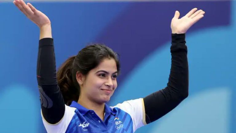 Manu Bhaker Qualifies for Final: मनू भाकरने सुवर्णपदकाच्या आशा उंचावल्या, महिलांच्या 25 मीटर पिस्तुलच्या अंतिम फेरीत पोहोचली