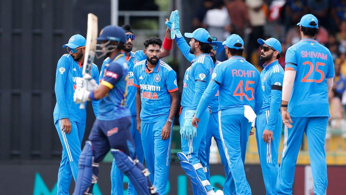 Team India Wearing Black Armbands: श्रीलंकेविरोधात हातावर काळी पट्टी बांधून मैदानात उतरली टीम इंडिया, जाणून घ्या काय आहे नेमकं कारण